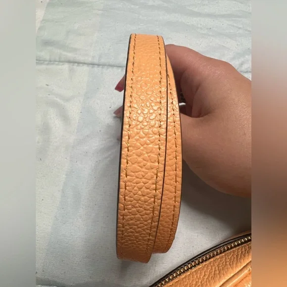 Michael Kors crossbody - Picture 2 of 10